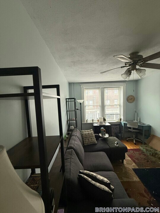 4 Carol Ave in Boston, MA - Building Photo
