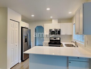 11620 34th St NE in Lake Stevens, WA - Foto de edificio - Building Photo