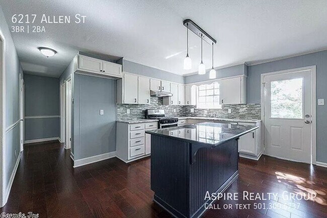 6217 Allen St in North Little Rock, AR - Foto de edificio - Building Photo