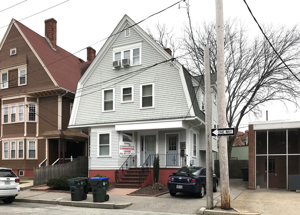 511 Angell St in Providence, RI - Building Photo