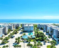 606 Shorewood Dr in Cape Canaveral, FL - Building Photo