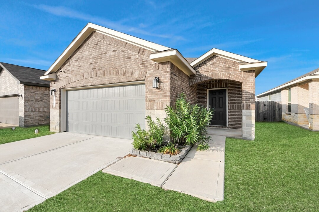 24719 Colony Meadow Trl in Huffman, TX - Building Photo