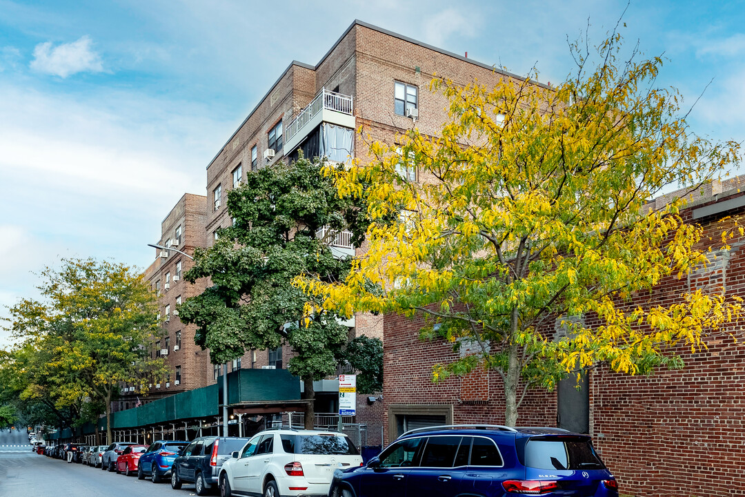 The Boulevard Apartments in Forest Hills, NY - Building Photo