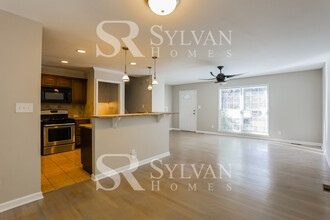 3299 Creatwood Trail SE in Smyrna, GA - Foto de edificio - Building Photo