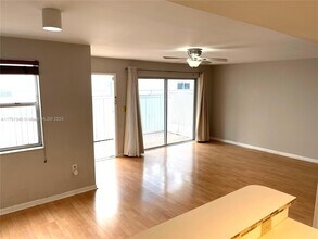 4560 SW 68th Ct Cir in Miami, FL - Building Photo - Building Photo
