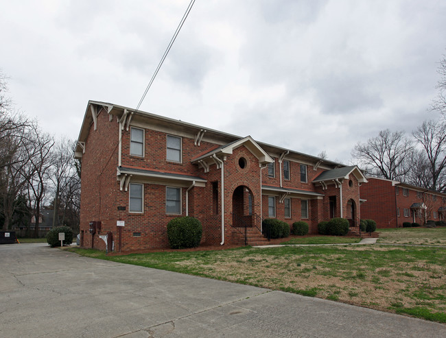 Homestead Apartments in Greensboro, NC - Building Photo - Building Photo