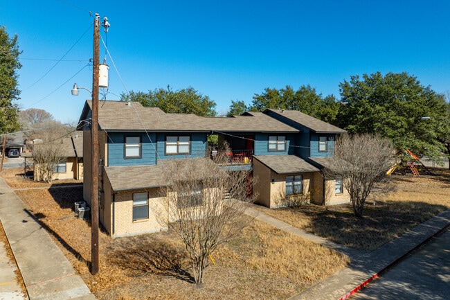 Whispering Oaks Apartments