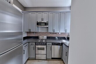 206 E 83rd St in New York, NY - Building Photo - Building Photo