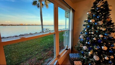 Sailpoint Bay Apartments in Daytona Beach, FL - Foto de edificio - Building Photo