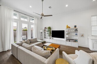 3302 W 12th St in Houston, TX - Building Photo - Building Photo