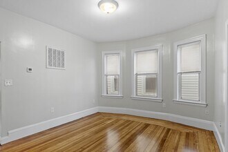 237 Walnut St in Chelsea, MA - Building Photo - Building Photo