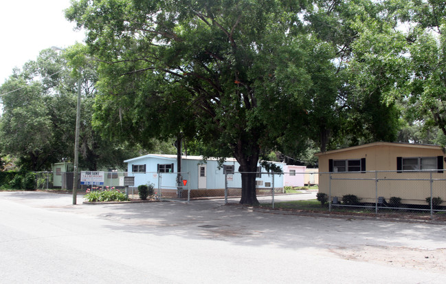 1100 E 127th Ave in Tampa, FL - Building Photo - Building Photo