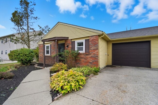 property at 812 Villa Park Ct