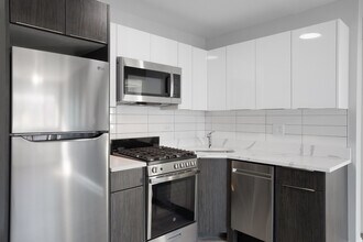 6758 N Sheridan Rd in Chicago, IL - Building Photo - Building Photo