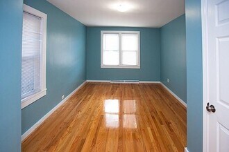 173 Rindge Ave, Unit 1R in Cambridge, MA - Foto de edificio - Building Photo