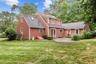 6 Mary Ann Dr in Exeter, RI - Building Photo - Building Photo