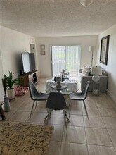 9984 Nob Hill Ct in Sunrise, FL - Building Photo - Building Photo