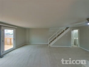 137 Crum Creek Dr in Woodlyn, PA - Building Photo - Building Photo