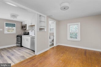 22 Thompson St in Bordentown, NJ - Building Photo - Building Photo