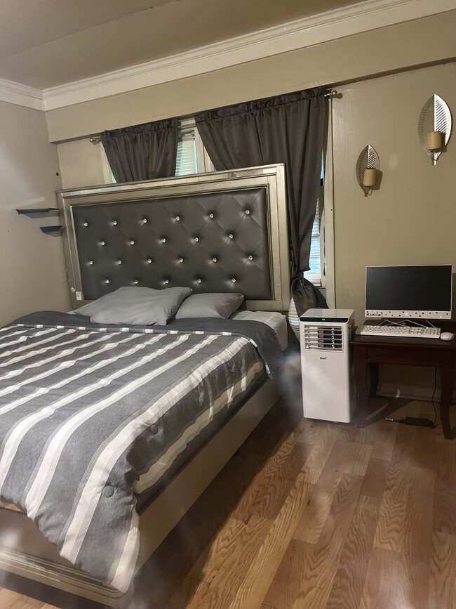 property at 2877 Cloverleaf Dr SE