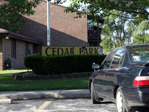 Cedar Park Apartments in Bowling Green, OH - Building Photo - Building Photo