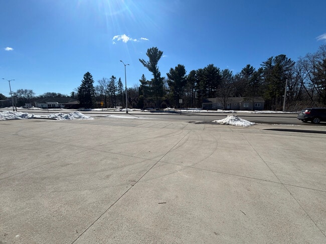 2316 Post Rd, Unit 3 in Stevens Point, WI - Foto de edificio - Building Photo