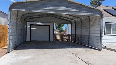 464 2nd Ave in Deer Trail, CO - Foto de edificio - Building Photo