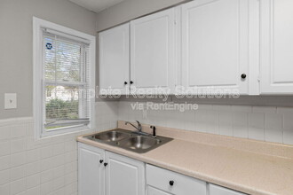 8231 Fay Dr in Berkeley, MO - Building Photo - Building Photo