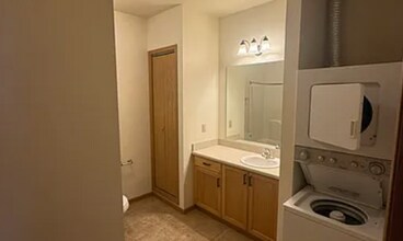 901 Kearney St in Manhattan, KS - Foto de edificio - Building Photo