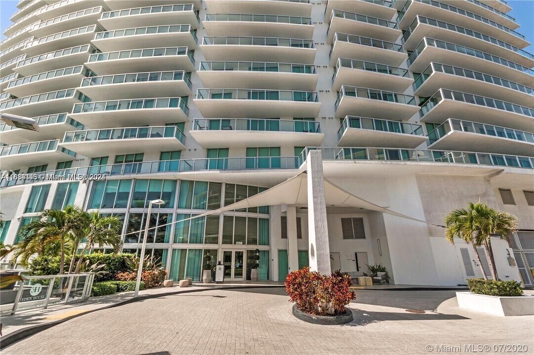 6700 Indian Creek Dr, Unit 807 in Miami Beach, FL - Building Photo