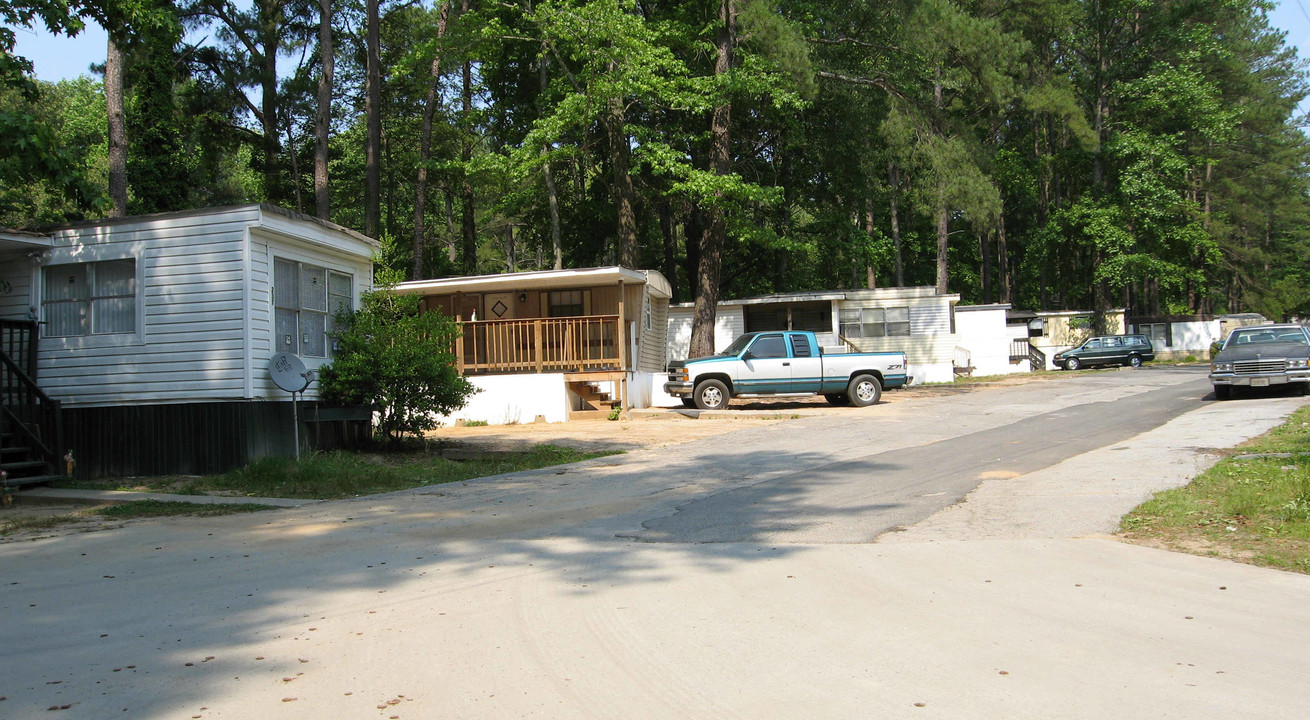 Double E Mobile Home Ranch in Riverdale, GA - Building Photo