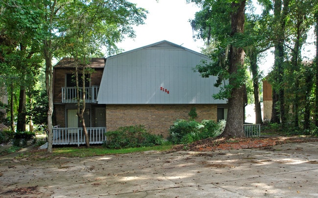 2156 Claremont Ln in Tallahassee, FL - Foto de edificio - Building Photo