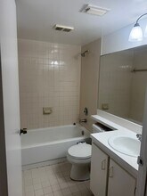 560 S Park Rd in Hollywood, FL - Building Photo - Building Photo