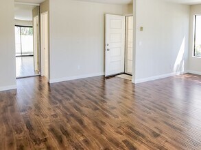 10805 Camino Ruiz in San Diego, CA - Building Photo - Building Photo