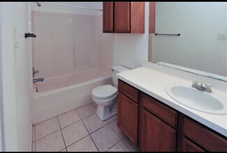 921 Sun Meadow St, Unit 921 Sun Meadow in College Station, TX - Foto de edificio - Building Photo