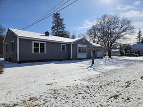 347 Hartford Ave in Bellingham, MA - Building Photo - Building Photo