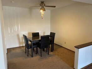 1531 Springlet Ct in Florissant, MO - Foto de edificio - Building Photo