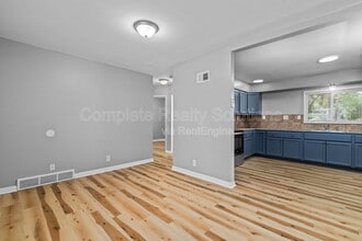 10465 Lord Dr in St. Louis, MO - Building Photo - Building Photo