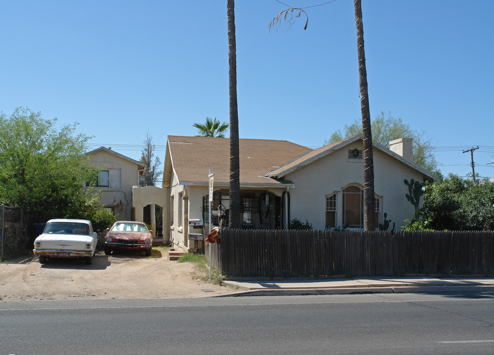 1220 E Grant Rd in Tucson, AZ - Building Photo