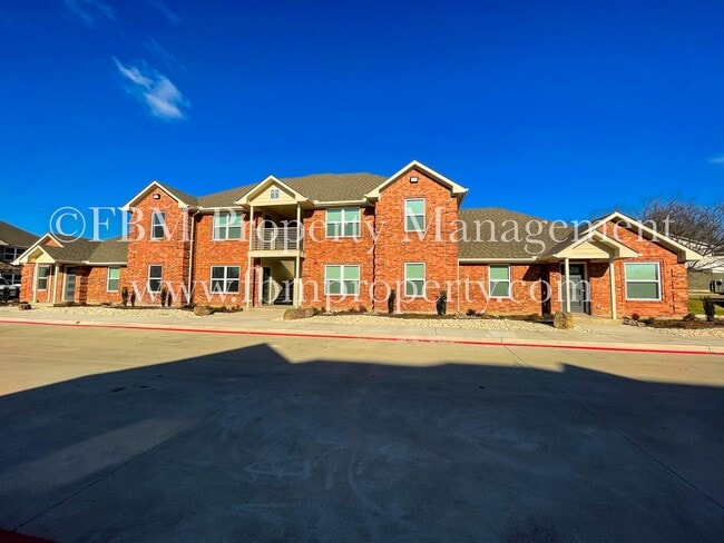 property at 1203 N Clay St