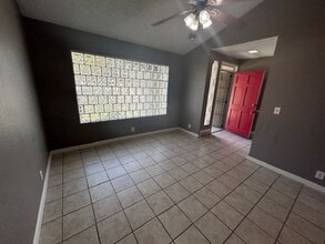 2835 E Norman Ave in Visalia, CA - Building Photo - Building Photo