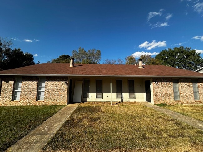 property at 1719-1721-1721 Loring Ln