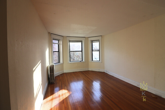 1959 Commonwealth Ave, Unit 3 in Boston, MA - Building Photo - Building Photo