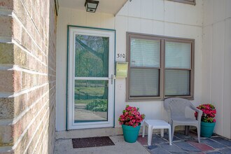 Timber Creek Condominium in Lindenwold, NJ - Building Photo - Building Photo
