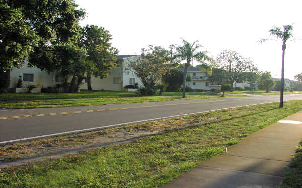 Lighthouse Apartments in North Palm Beach, FL - Building Photo - Building Photo