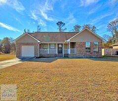 942 Gulfstream Rd, Unit 103 in Hinesville, GA - Building Photo