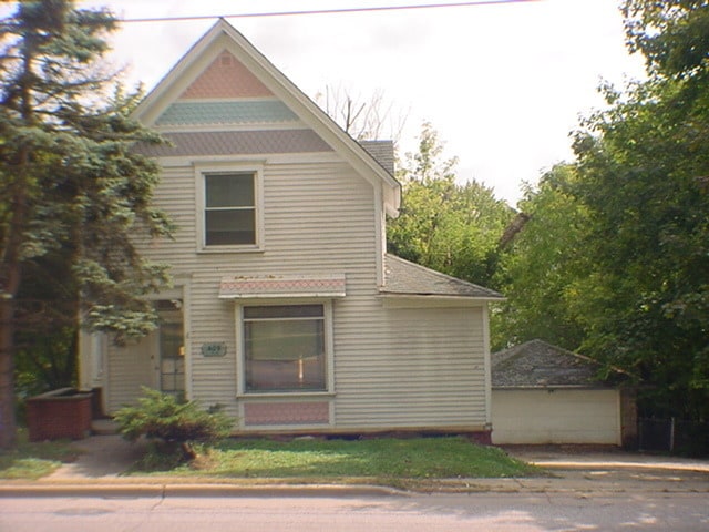 property at 409 N Main St