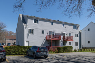 Sunwood Condominiums in Fall River, MA - Building Photo - Building Photo