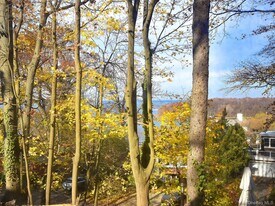 42 Central Ave in Sea Cliff, NY - Building Photo