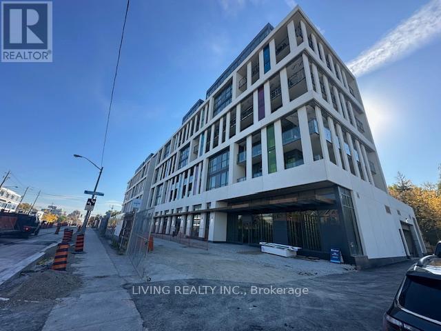 181-181 Sheppard Ave E in Toronto, ON - Building Photo